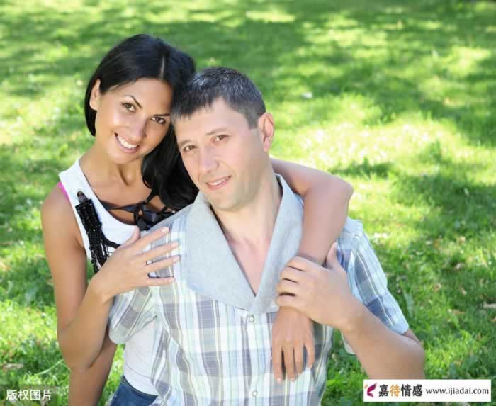 女人如果有二心的话，多数就会有这3个表现_情感
