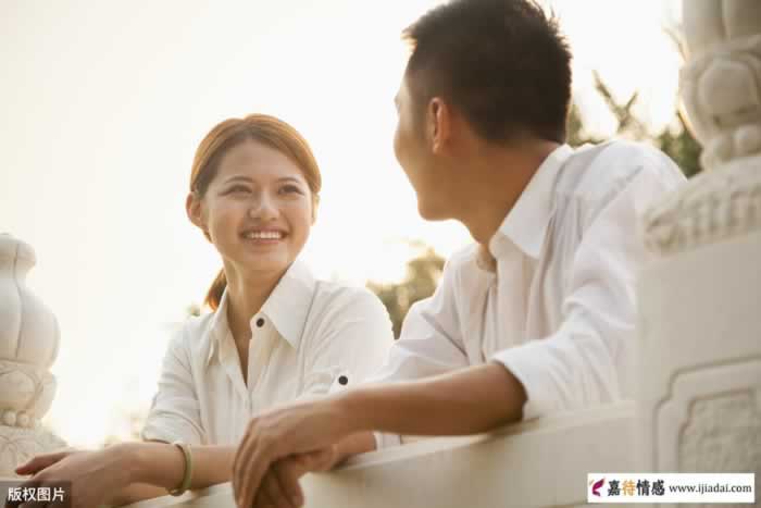 女人再怎么矜持也拒绝不了男人这4点魅力，年龄大也一样受欢迎_情感