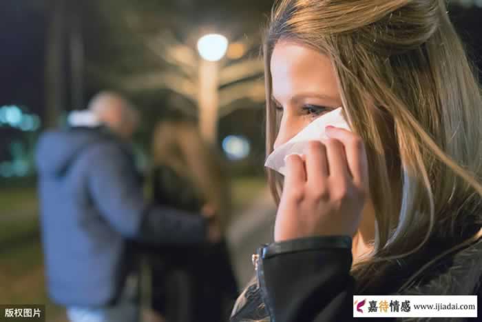 面对婚外情人男人一旦有了这三种想法，十有八九会输得很惨_情感