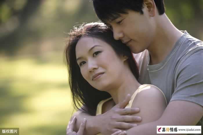 老婆和情人同时生病了男人比较关心谁？答案令婚外情女人心碎_情感