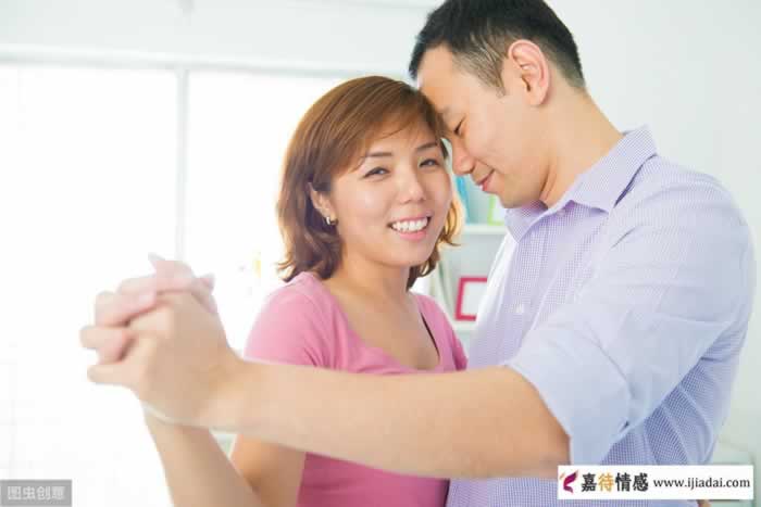 为什么有些女人出轨了还能如此淡定，而男人却慌得不行_情感