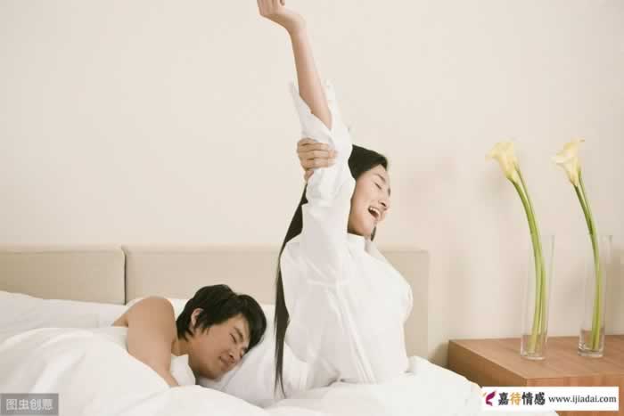 异性相处时，暧昧悄然而至的5种迹象你们都有吗？_情感