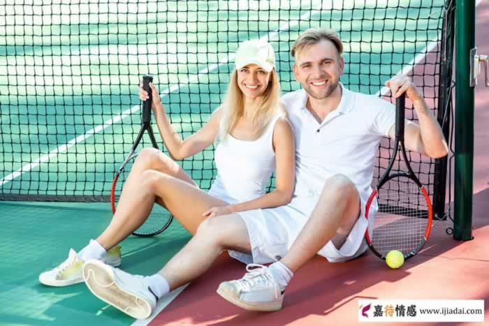长期缺爱的女人愿意和你做这几件事，尤其到了中年_情感