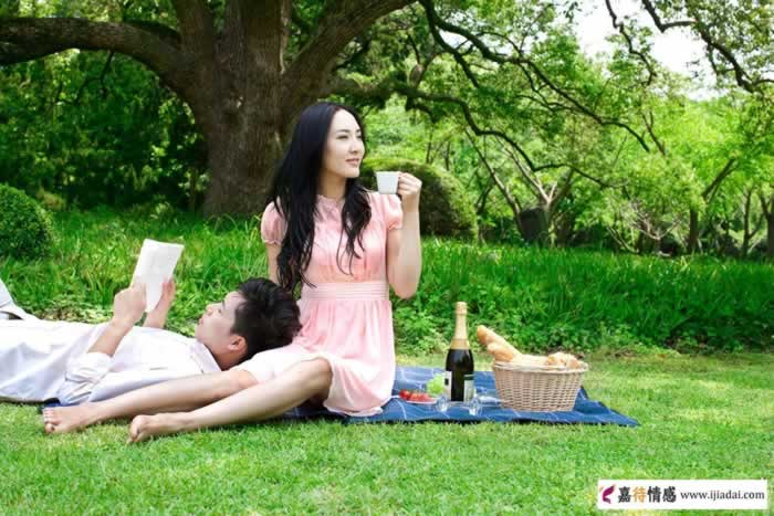 男人会这三点大多能让女人变得春心荡然，可以尝试_情感