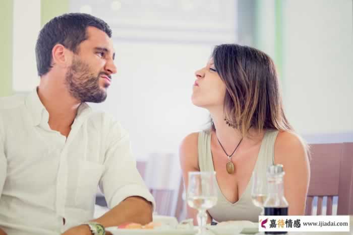 男人陷入婚外情还理直气壮羞辱老婆，到底是什么心态？_情感