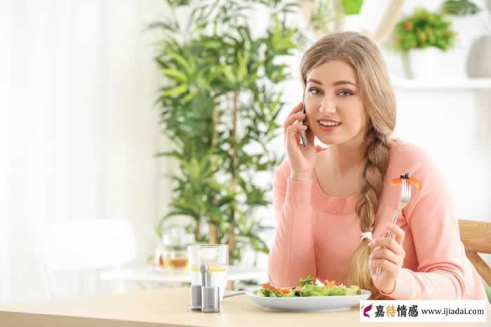 男人爱上情人后还会和妻子亲近吗？_情感