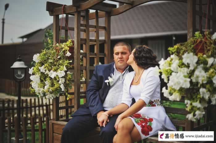 男女朋友之间意外发生联系怎么做合适？听听4个女人的心里话_情感