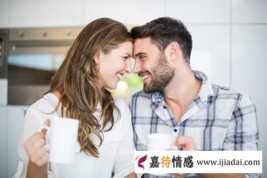 中年男女之间玩暧昧到底图什么？_情感