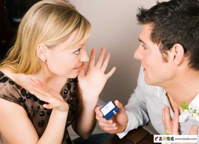 女人和婚外的恋人有了联系后丈夫会不会嫌弃她？看看过来人的说法_情感