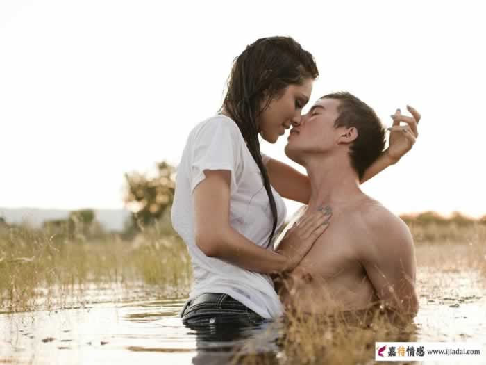 一个离婚不离家的女人图什么？这个40岁中年女人的答案很现实_情感