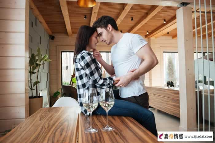 婚后维系爱情很好方式是什么？从来不是钱和房子，而是三个方法_情感