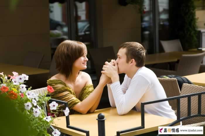 感情经历丰富的女人，男人介意吗？看看过来男人的心里话_情感