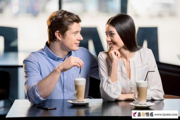 感情中，一个女人是不是在乎你，看她回微信的4个细节就知道_情感