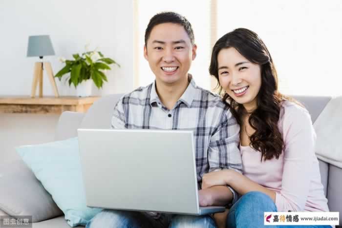 频繁对你做这三件事的女人，表面不在乎，内心多半“动了情”_情感