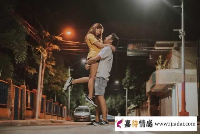 那些婚外“动情”的女人，大多数是从这三点开始的_情感