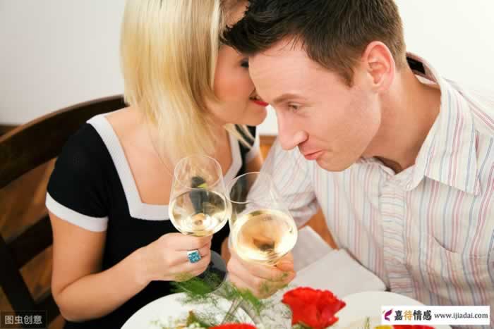 婚姻中的女人要是出轨，身上一般会有这3种味道_情感