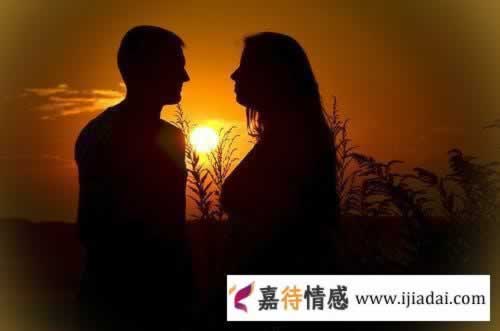 男人彻底回归的表现，男人会彻底忘了小三吗_情感