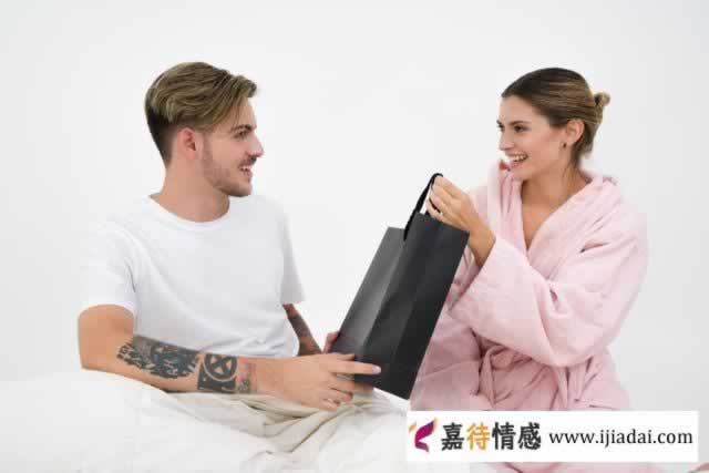 为什么男人变了心，还愿意和妻子在一起？_情感