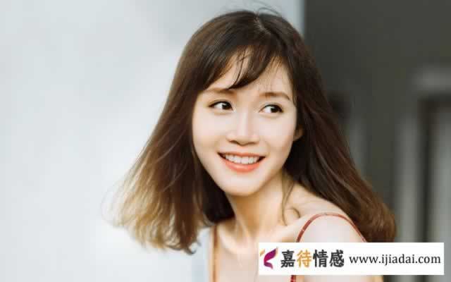 中年的她，若是经常用这些借口打扰你，多半是想和你在一起了_情感