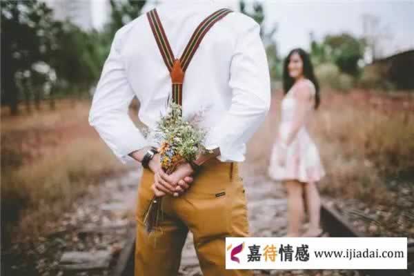 女人经常有这些表现，说明她是真的很爱你，请不要辜负她_情感