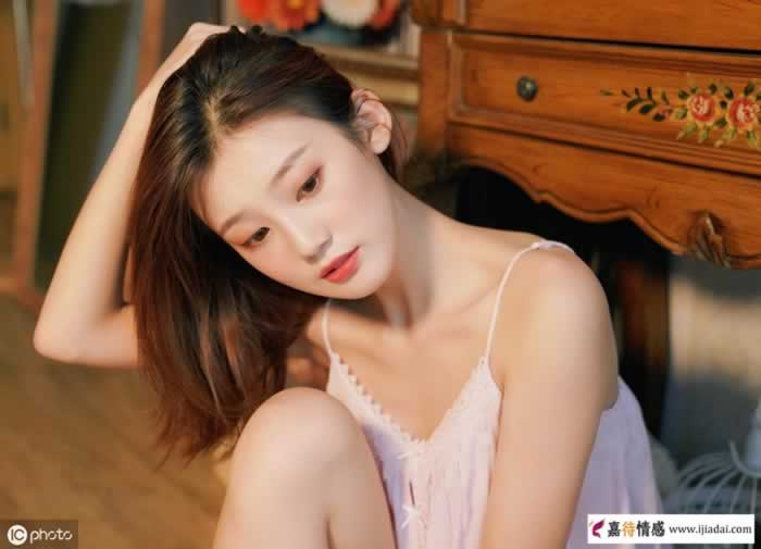 很久没有和女生聊天了，重新聊天怎么开场不会尴尬？_情感