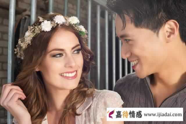 两性交往中，男人对你有这3个表现，说明不是真爱你_情感