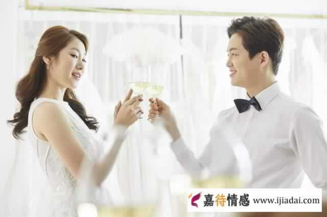 男人发“想我了吗”，聪明的女人不会回“当然想”，而是说这4句_情感