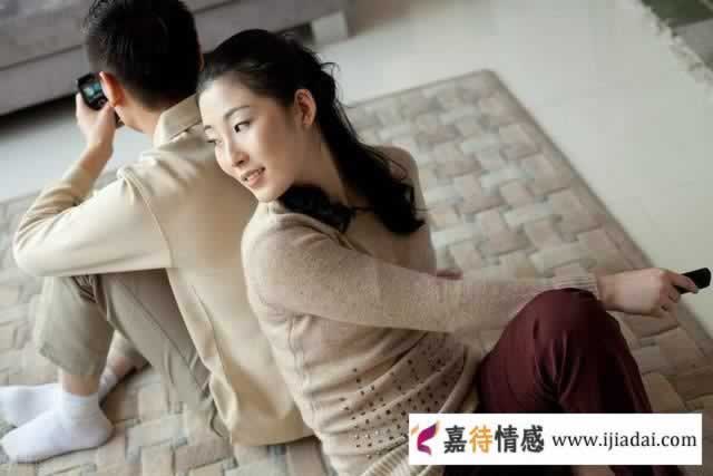 男人发“想我了吗”，聪明的女人不会回“当然想”，而是说这4句_情感