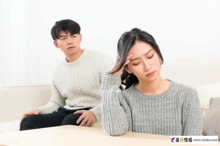 男女之间聊天的4个“异常”表现，女人不要把它傻傻当作美好爱情_情感
