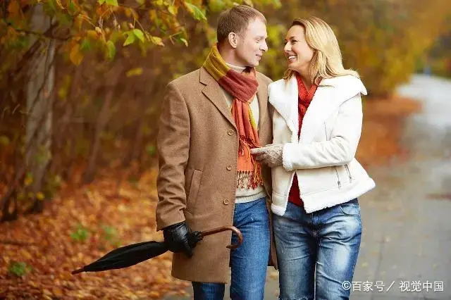 女生真心爱上一个男生的“姿势”是这样的，你肯定也占了不少_情感