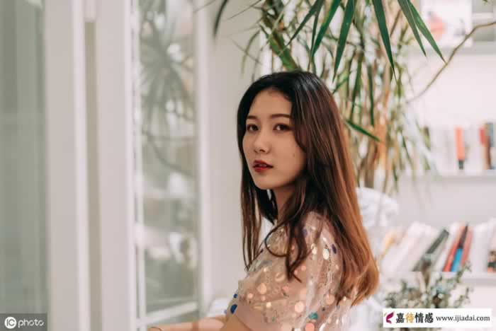 情感专家告诉你：不做傻女人，这样对你的男人值得你爱_情感