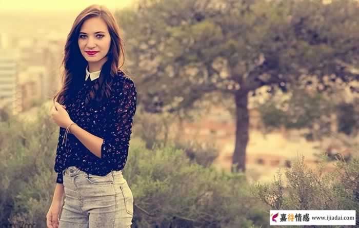 长期分居后女人出轨的表现_情感