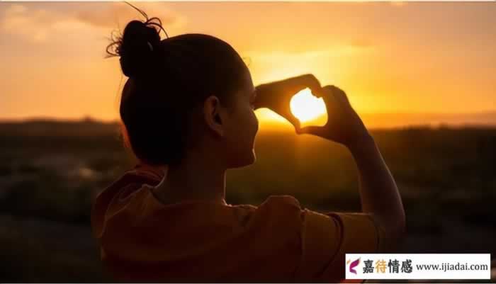 出轨不认错的女人还能要吗？_情感