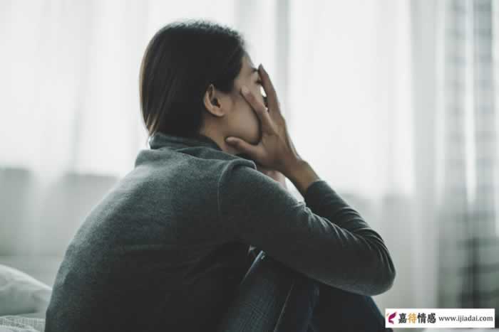 出轨的男人晚上睡觉有7个特点：一定要注意_情感