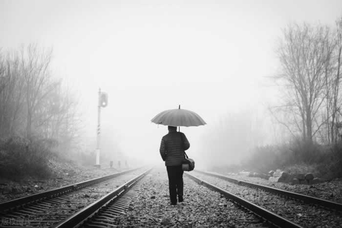 分手后的“空窗期”，挽回前任要懂利用男人的寂寞心理吗？_情感