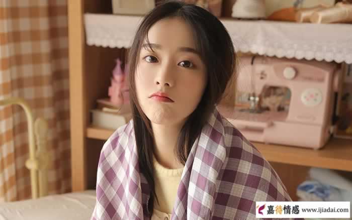 爱你入骨的女人，与嘴上爱你的女人，在爱你时有什么区别？_情感