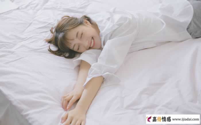 十招看穿女人是否喜欢你 算命都不一定这么准_情感