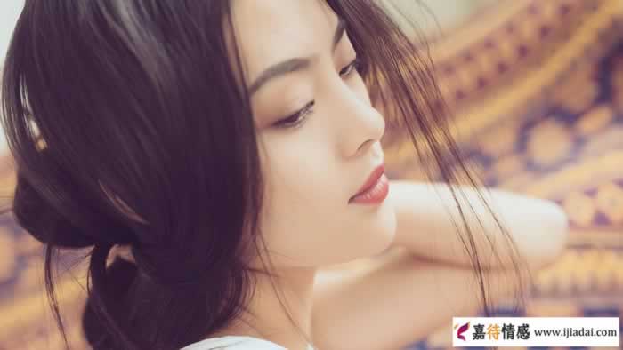 如何通过肢体接触判断女生心理？她主动可不全是要吃你豆腐_情感
