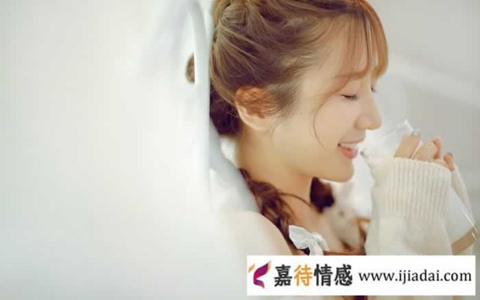 女人对你有意思说话的语气 越喜欢越是嗲_情感