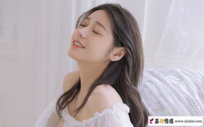 追女生聊什么话题可以增进感情？_情感