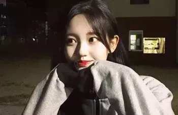 想找喜欢的女生聊天，但是没话题怎么办？_情感