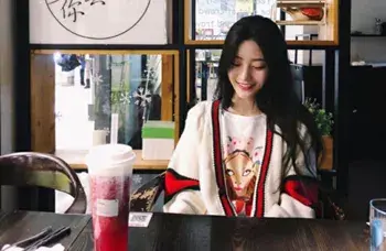 想找喜欢的女生聊天，但是没话题怎么办？_情感