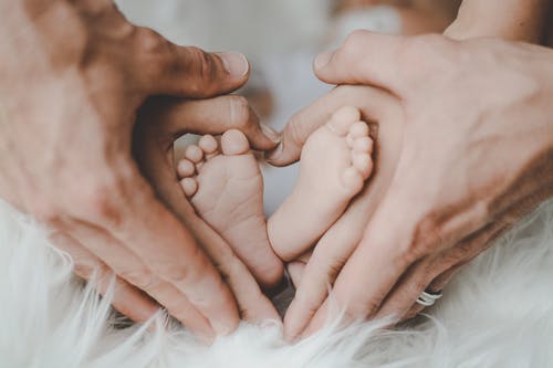 和女朋友过早的发生关系，她说我不尊重她要分手，我还能挽回她吗？