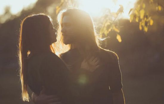 深深伤了女友自尊，女友离开我，我该怎么挽回？