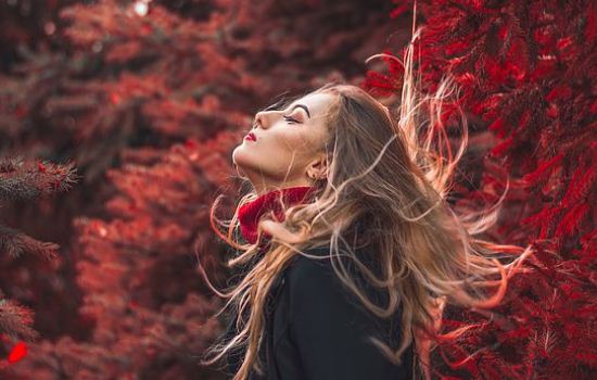 女朋友分手后拉黑我了，因为我不信任她，该怎么挽回？