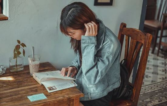 情感咨询：男友不回我消息了，揭秘原因挽回爱情