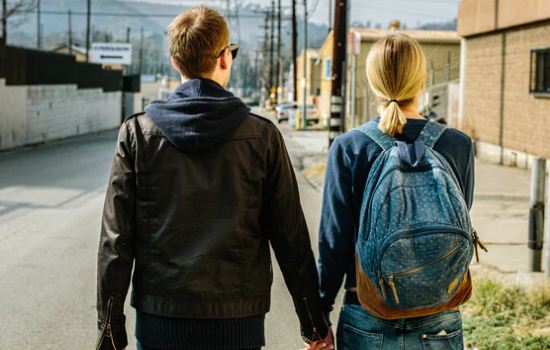 男朋友跟我提分手了，他说我们不合适，我该怎么挽回？
