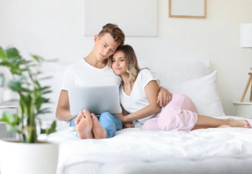 怀疑老婆出轨，她要跟我离婚怎么办？