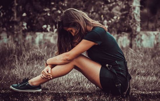 挽回爱情：异地女友说我们不合适，她要分手如何挽回？