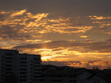 女朋友说我太粘人了，我总是患得患失怎么解决？